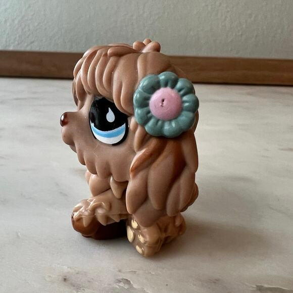 Littlest Pet Shop #678 Brown Sheepdog Blue Flower G2 Toy Figure 2007 - Picture 2 of 5